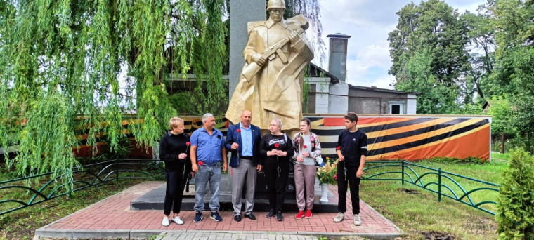 Возложение цветов в День памяти и скорби. Возложение цветов в День памяти и скорби.